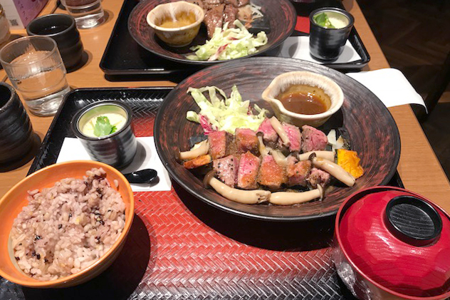 大戸屋炭火焼きビフテキ定食